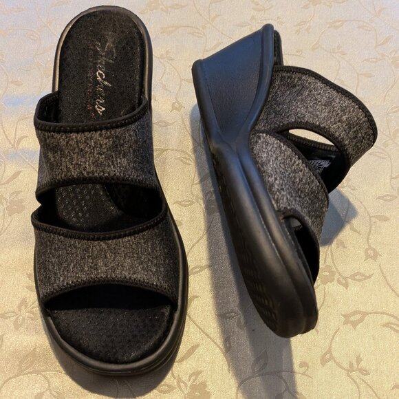 Skechers memory foam blk/gry wedge heel slide/sandal, size 10M - Picture 5 of 6
